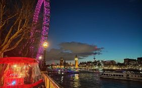 Lovely 2 Bed Flat In Soho!